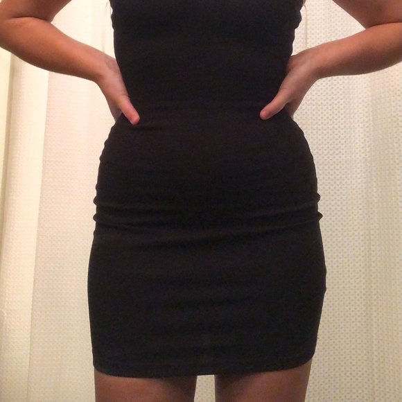 Black body con dress - Picture 2 of 3